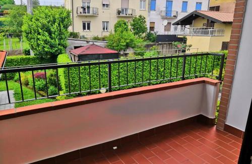 Cantu Apartment | Casa Friz - between Como and Milan, with AC and parking