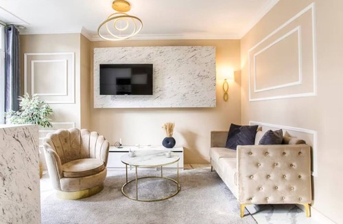 Falaise Apartment | Casa Gauda - Jacuzzi, Relaxation, and Serenity