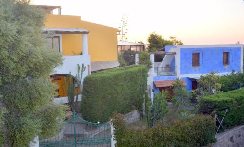 Pianoconte House | Casa Gialla B&B
