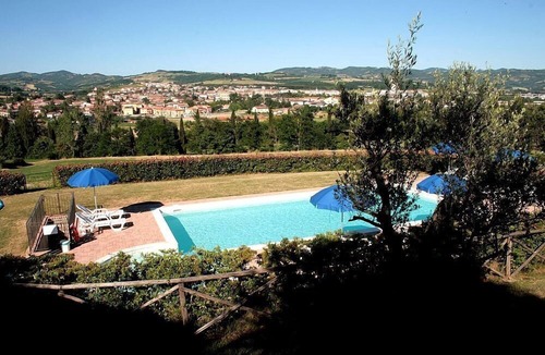 Umbertide House | Casa Gioele D: A welcoming apartment situated in a quiet location, a few minutes from the town center, with Free WI-FI.
