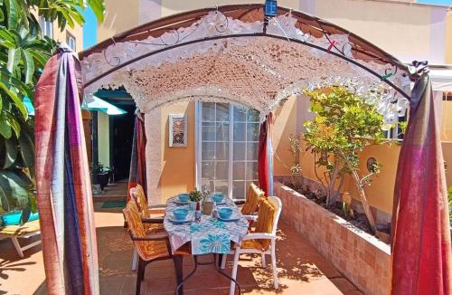 Las Rosas House | Casa Golfin - Mediterranean-style house in Tenerifes sunny south