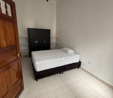 Roldanillo Apartment | Casa grande en el centro de Roldanillo