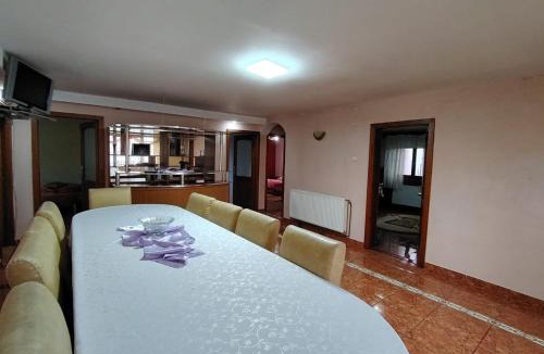 Dragosloveni House | Casa Graur