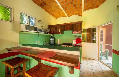 San Francisco Apartment | Casa Happy Sol - Cangrejo: Pool, Surf, & Relax