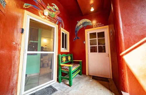 San Francisco Apartment | Casa Happy Sol - Cangrejo: Pool, Surf, & Relax