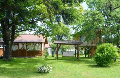 Humulesti House | Casa Humulesti, fii vecinul lui Ion Creanga