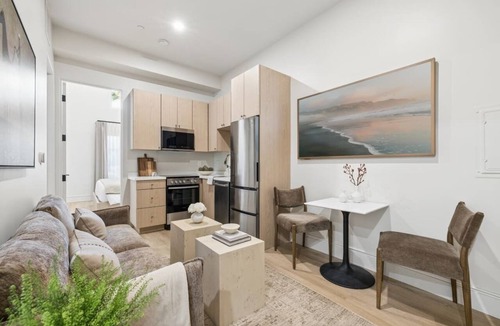 Oak Park Apartment | Casa Iglesia Apartment 201