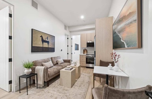 Oak Park Apartment | Casa Iglesia Apartment 201