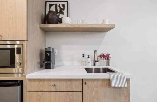 Oak Park Apartment | Casa Iglesia Studio 110