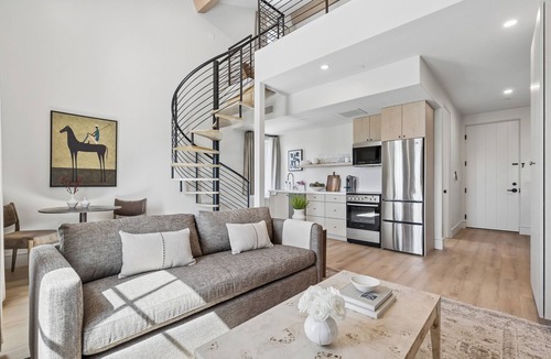 Oak Park Apartment | Casa Iglesia