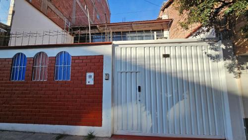 Primavera House | Casa Independiente muy cerca al centro historico - Los Profesionales