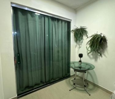 Parque Dez de Novembro House | Casa inteira