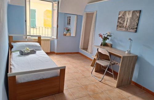 Cisano sul Neva Apartment | Casa Iris