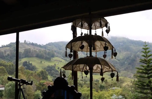 Salento House | Casa Izhallari con Espectacular Vista al Camino Nacional y Excelente Ubicación