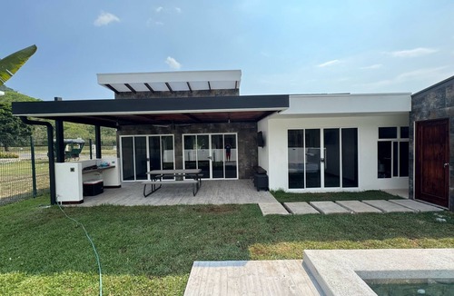 Tarcoles House | Casa Kai, a house with everything around it: mountains, beaches, tranquility.