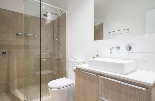 Keysborough House | Casa Keys Summary: Ou