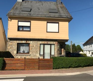 Buellingen House | Casa Léon