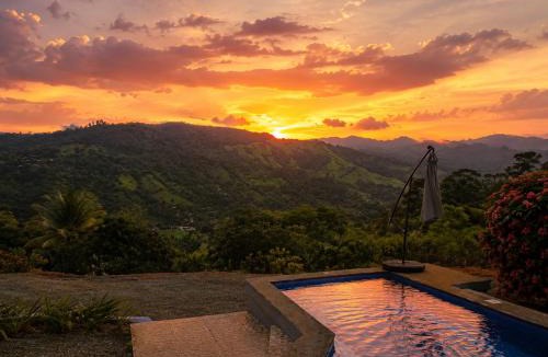 San Isidro de El General House | Casa La Guadalupana