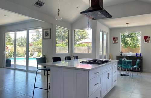 Downey House | Casa La Paz, Conveniently located