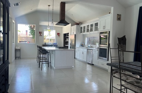 Downey House | Casa La Paz, Conveniently located