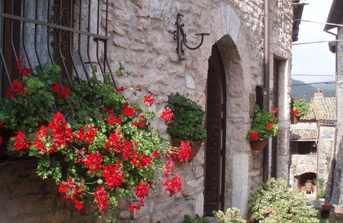Macerino House | CASA LA TORRE in the small Umbrian village of Macerino