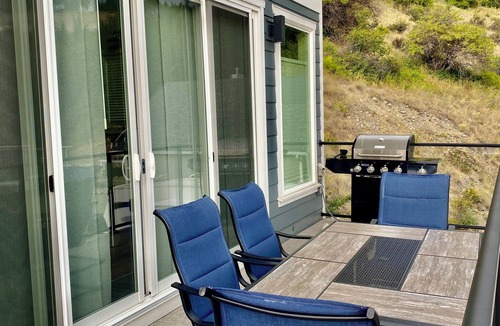 Central Okanagan Cottage | Casa Lago – Lakeside Comfort with Resort-Style Fun