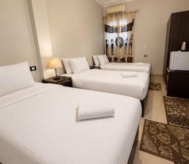 Al Haram Hotel | Casa Latina pyramids view