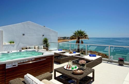 Peneco Beach Villa | Casa Latino - Oceanfront - Luxury & Charming Villa- Rooftop Jacuzzi by DreamvillasAlbufeira