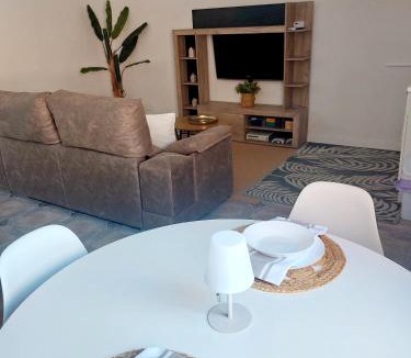 Camino de Ronda House | Casa Laurel