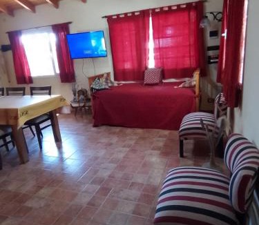 Plottier House | Casa Lennon