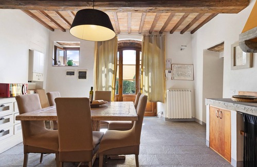 Vitolini Villa | Casa Leonardo Flat – Vacation Home with Pool in Vinci, Near Florence