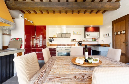 Vitolini Villa | Casa Leonardo Flat – Vacation Home with Pool in Vinci, Near Florence