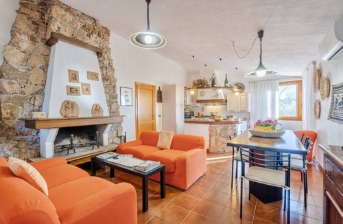 Paduledda Apartment | Casa Li Feruli is situated in the peaceful village of Paduledda in northern Sardinia, just 3,5 km from Isola Rossa.The house is surrounded by a well-kept garden and is located slightly above the coast. It enjoys an open view of the s