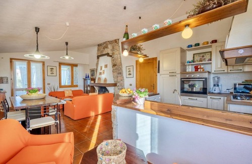 Paduledda Apartment | Casa Li Feruli is situated in the peaceful village of Paduledda in northern Sardinia, just 3,5 km from Isola Rossa.The house is surrounded by a well-kept garden and is located slightly above the coast. It enjoys an open view of the s