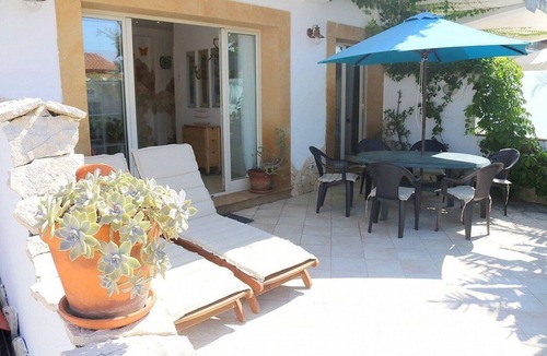 Agnone Bagni House | Casa Libezia A: A welcoming apartment located right on the beach, with Free WI-FI.
