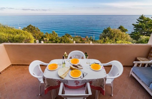 Cala Gonone Villa | Casa Limoni - Four Bedroom Villa, Sleeps 10