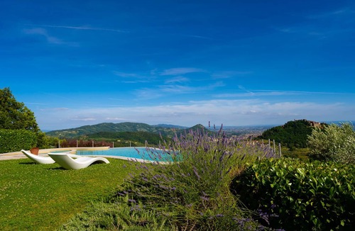 Margine Coperta-Traversagna Villa | Casa Loretta Luxury Villa With Swimming Pool and Whirlpool