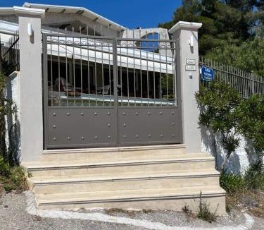 Paradise Beach House | CASA LOUKAS