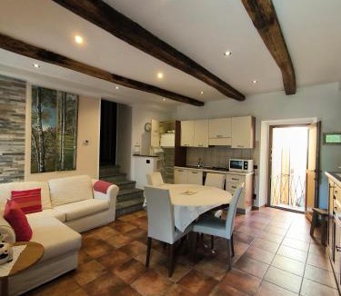 Pella House | Casa Lucia