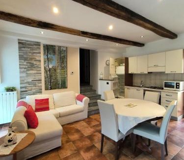 Pella House | Casa Lucia