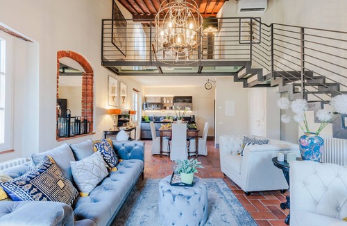 Lucca Historical Center Apartment | Casa Lucky, Romantic Modern 3 bedrooms Penthouse inside the Walls of Lucca