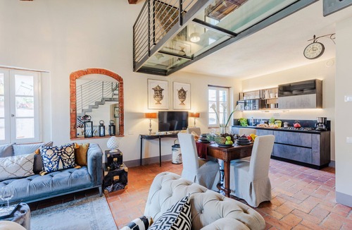 Lucca Historical Center Apartment | Casa Lucky, Romantic Modern 3 bedrooms Penthouse inside the Walls of Lucca