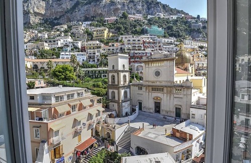 Positano City Centre House | Casa Luisa: A charming ancient house overlooking the sea and the main beach of Positano, with Free WI-FI.