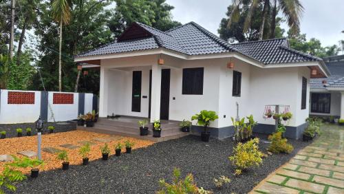 Aryad South Villa | Casa Luminaria