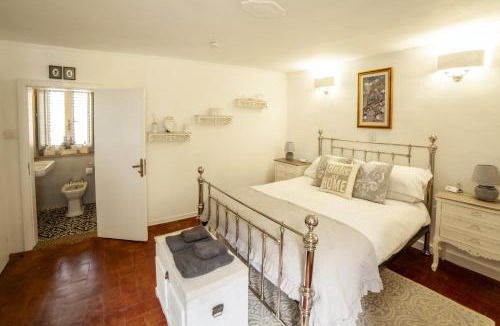 Mologno Villa | Casa Luna - Private Cottage -Exclusive Private Garden