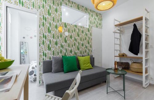 Vernier Apartment | Casa Madere- Idéal Couples - Central & cosy -Train station - Tram & Supermarkets-Balcony- Washing-machine-AC