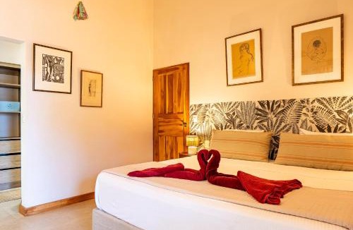 Tamarindo Bed & Breakfast | Casa Mapache Pool and Breakfast Included near Tamarindo Beach