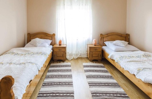 Apold House | CASA MARIO