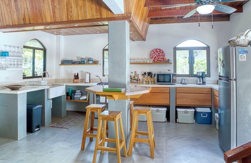 Esterillos Centro Villa | Casa Mariposa, Spanish-Style Beachfront Villa in Esterillos Centro