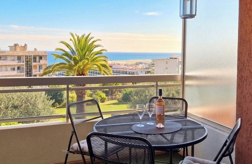 Fabron Apartment | CASA-Martine vue sur mer et parking privé